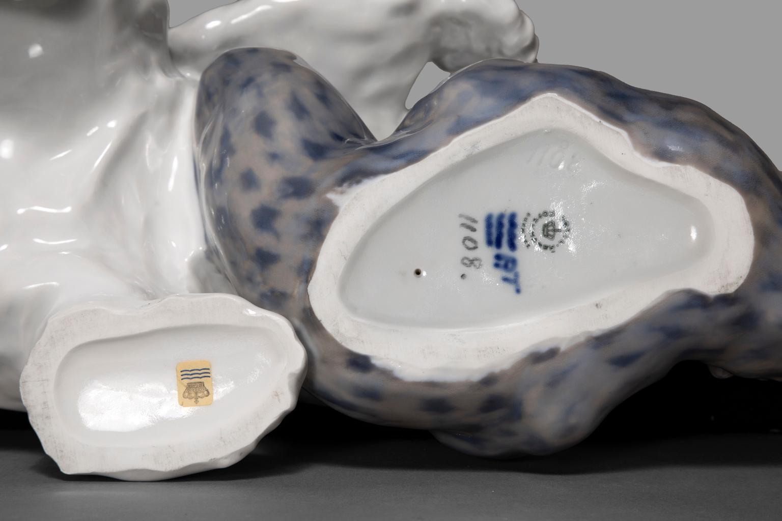 Royal Copenhagen Figurine en porcelaine Porcelain Bear & Seal de Knud Kyhn #1108 en vente 6