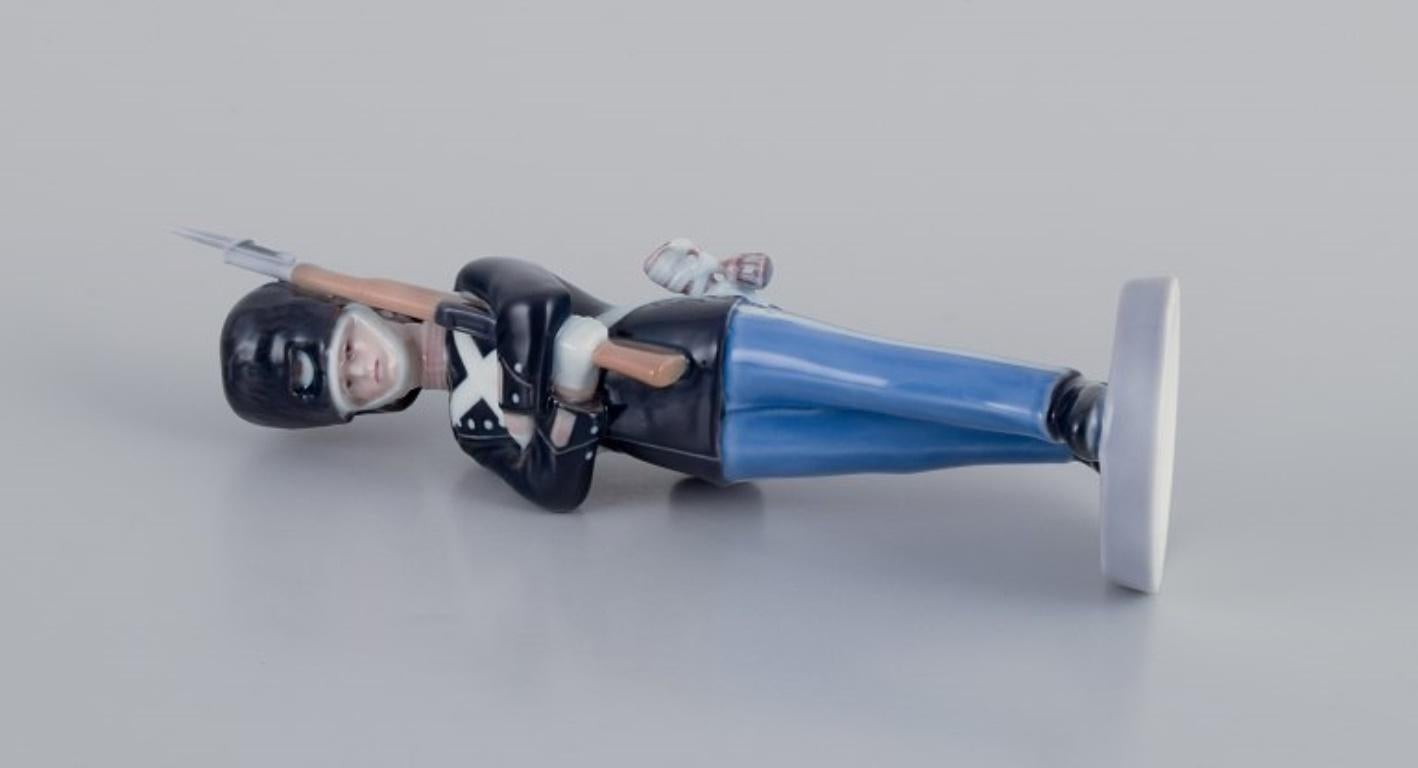 Royal Copenhagen Porzellanfigur eines königlichen dänischen Gardisten. im Angebot 3