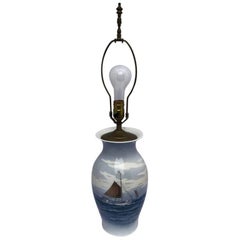 Lampe en porcelaine Royal Copenhagen avec scène nautique d'un cotre de pêche danois