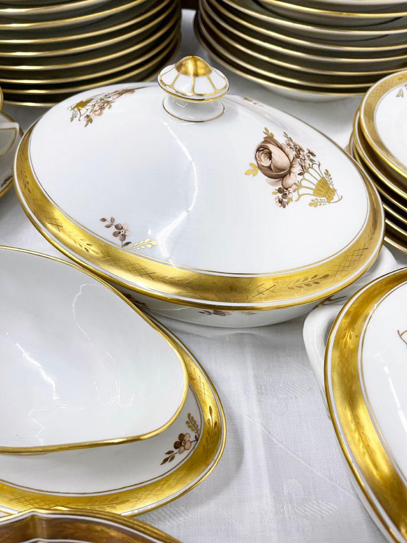 20th Century Royal Copenhagen Porcelain Tableware Dinner Service, Denmark 1961 For Sale