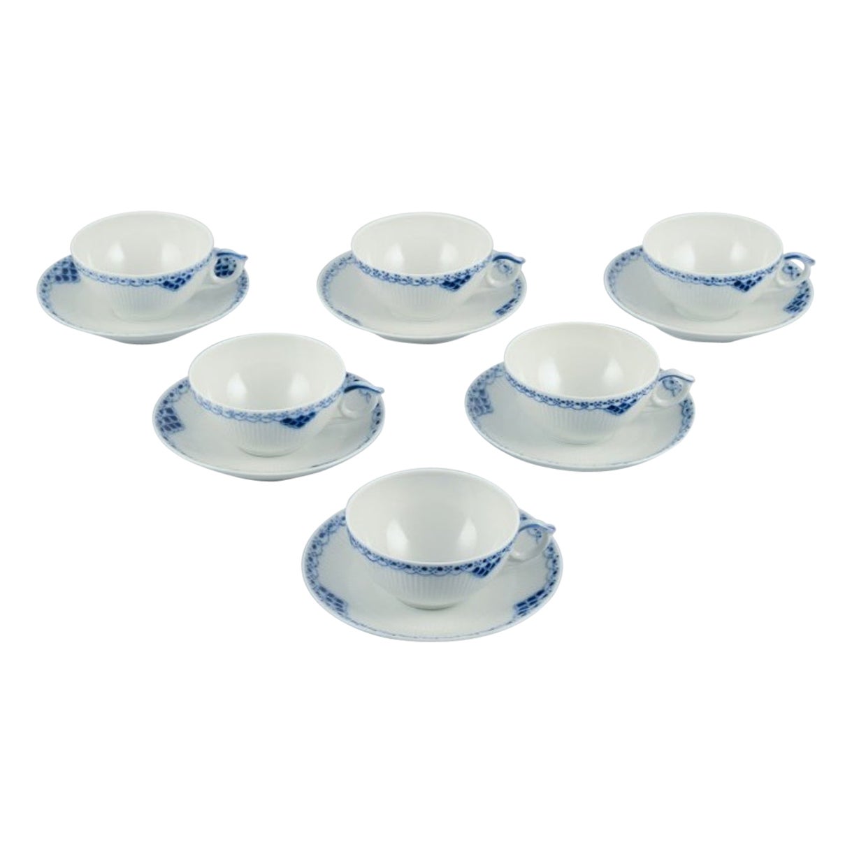 Royal Copenhagen, Princess. Set of six tea cups with saucers.