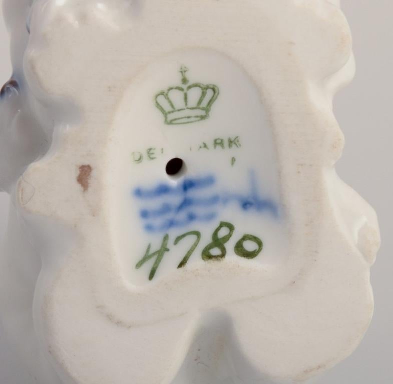 Royal Copenhagen, rare porcelain figurine of a polar bear mother with three cubs 1