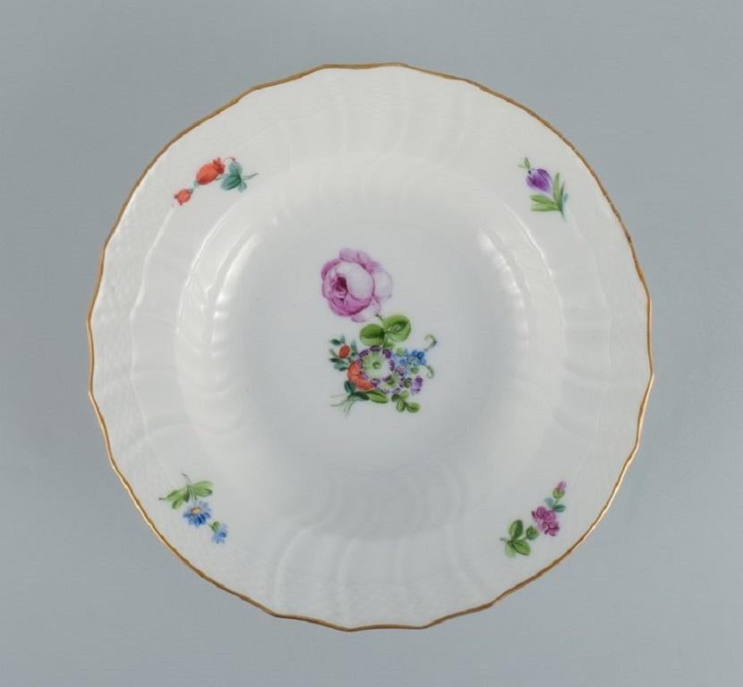Royal Copenhagen Saxon Flower. Five Deep Plates in HandPainted Porcelain For Sale 1