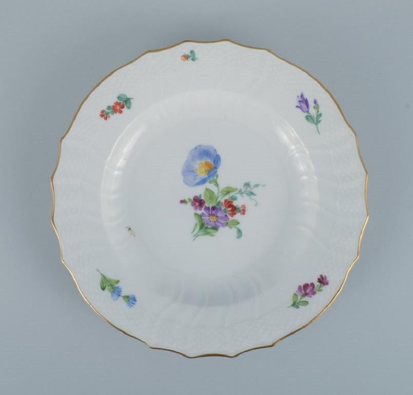 Danois Royal Copenhagen Saxon Flower ( Fleur Saxon) Cinq assiettes à dîner en porcelaine peinte à la main. en vente