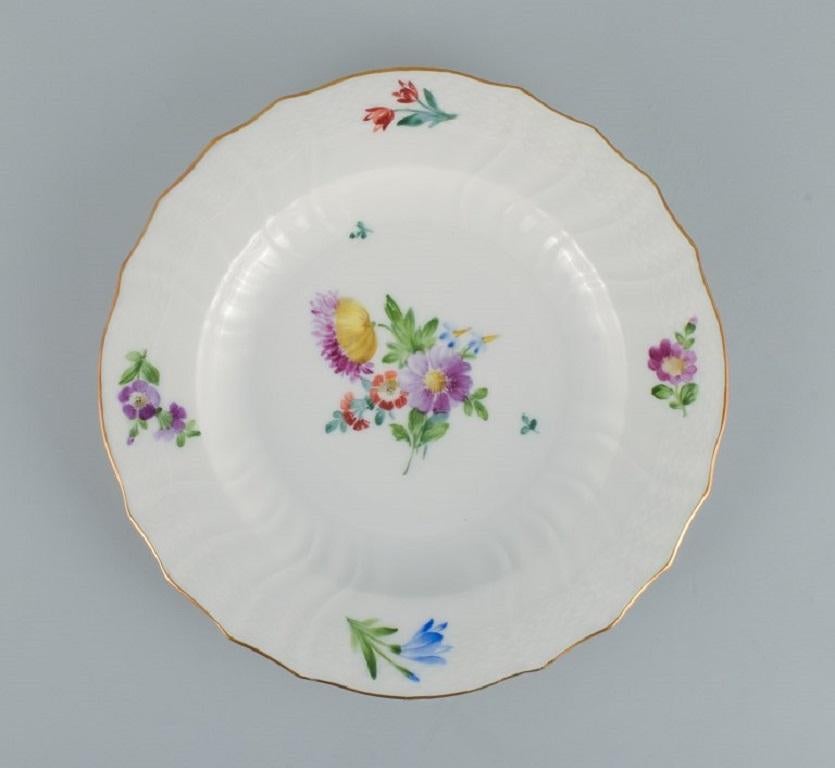 Royal Copenhagen Saxon Flower, Five Dinner Plates in Hand-Painted Porcelain For Sale 1