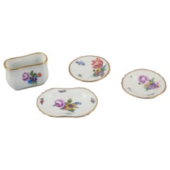 Royal Copenhagen, Saxon Flower. Four parts. Three small dishes and a small vase.