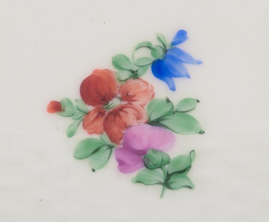 Flor Sajona de Royal Copenhagen. Sopera grande de porcelana con tapa. Porcelana en venta