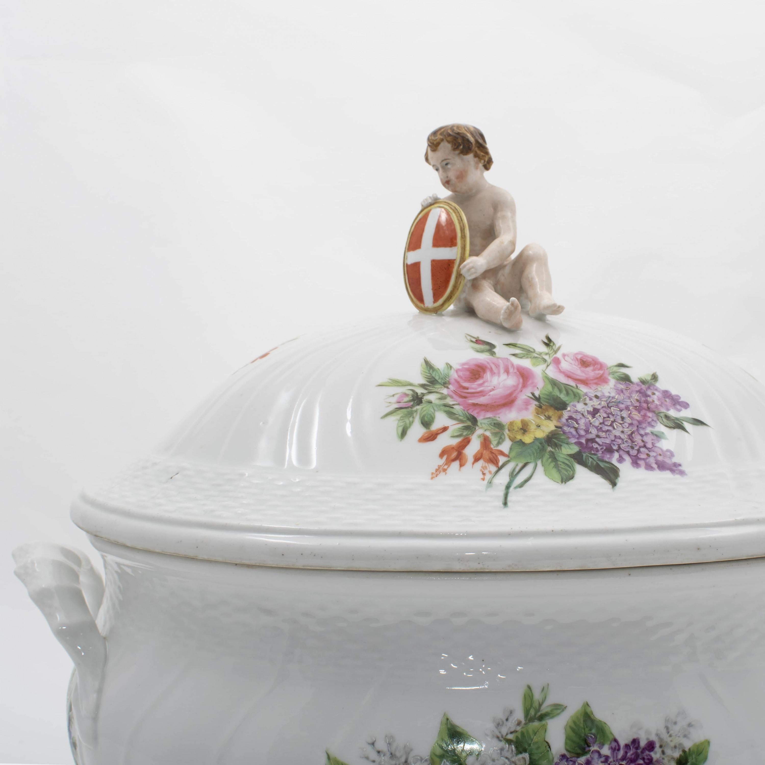 Porcelain Royal Copenhagen Saxon Flower Large Lidded Tureen, C. 1770