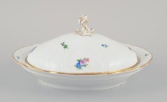 Royal Copenhagen Saxon Flower. Large oval lidded tureen in porcelain.