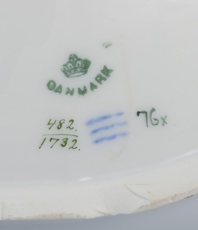 Flor Sajona de Royal Copenhagen. Gran sopera ovalada con tapa, de porcelana. en venta 2