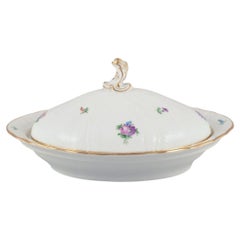 Royal Copenhagen Fiore sassone. Grande zuppiera ovale con coperchio in porcellana.