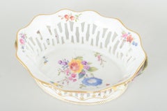 Royal Copenhagen Saxon Flower. Large reticulated oval bowl in porcelain. Ca 1900