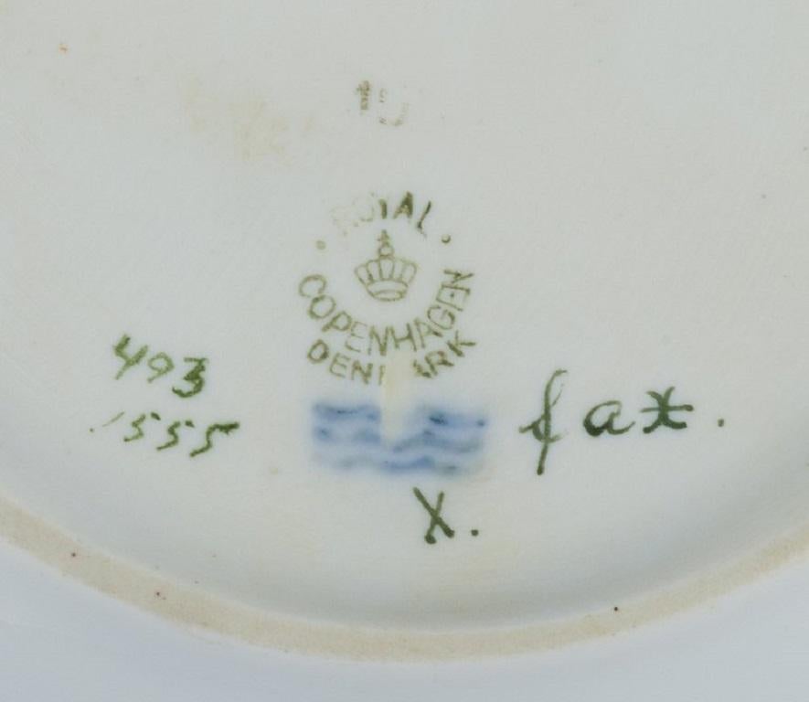 Royal Copenhagen, Saxon Flower, Oval Serving Dish in Hand-Painted Porcelain For Sale 2
