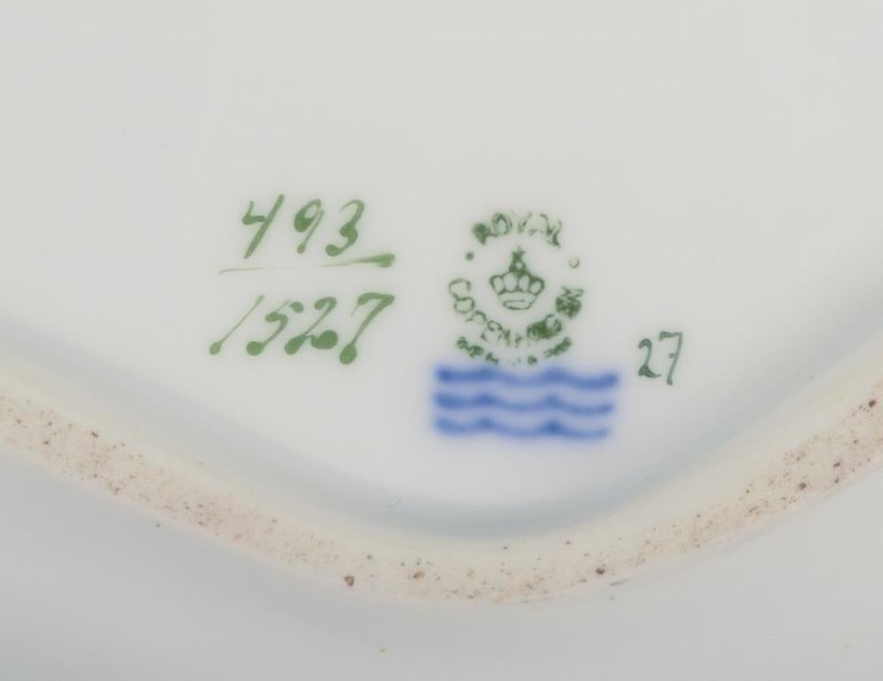 Flor Sajona de Royal Copenhagen. Cuenco de porcelana. Pintado a mano con flores. Porcelana en venta