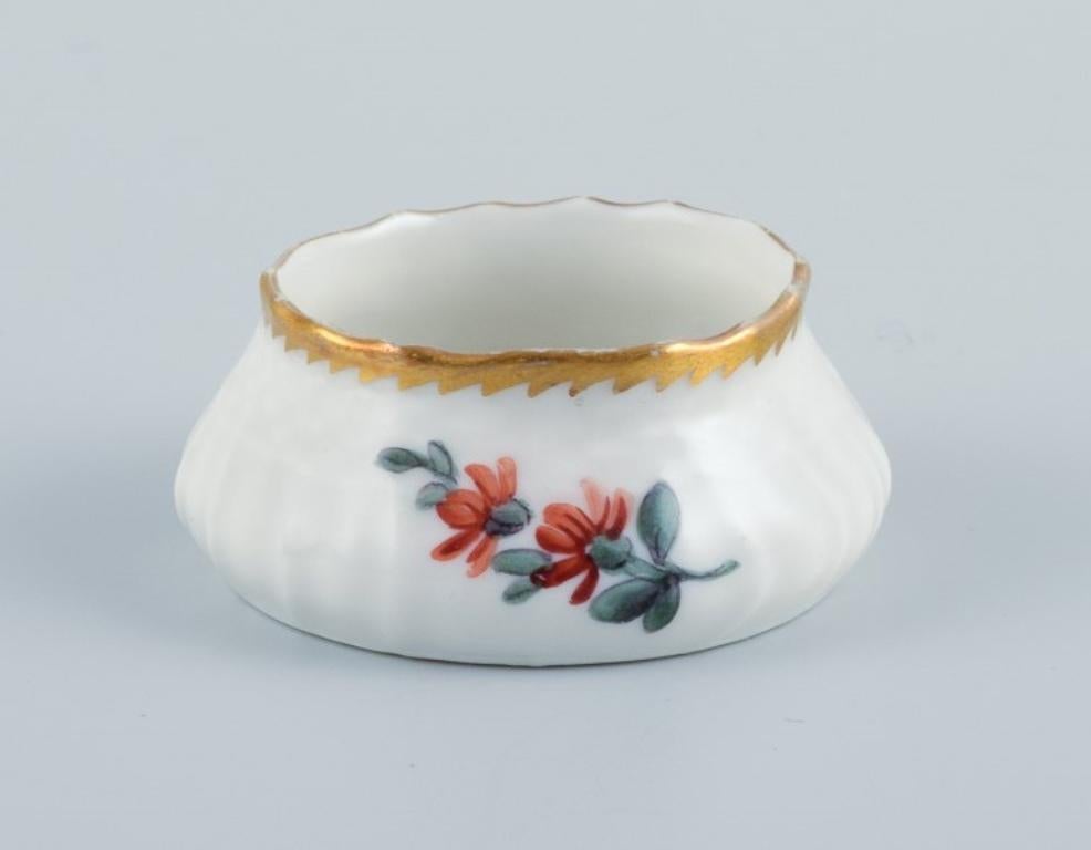 Porcelaine Royal Copenhagen, Fleur de Saxe. Ensemble de cinq pots à sel en porcelaine. en vente