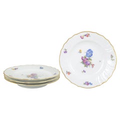 Royal Copenhagen Saxon flower. Set of four dinner plates in porcelain. 1960s
