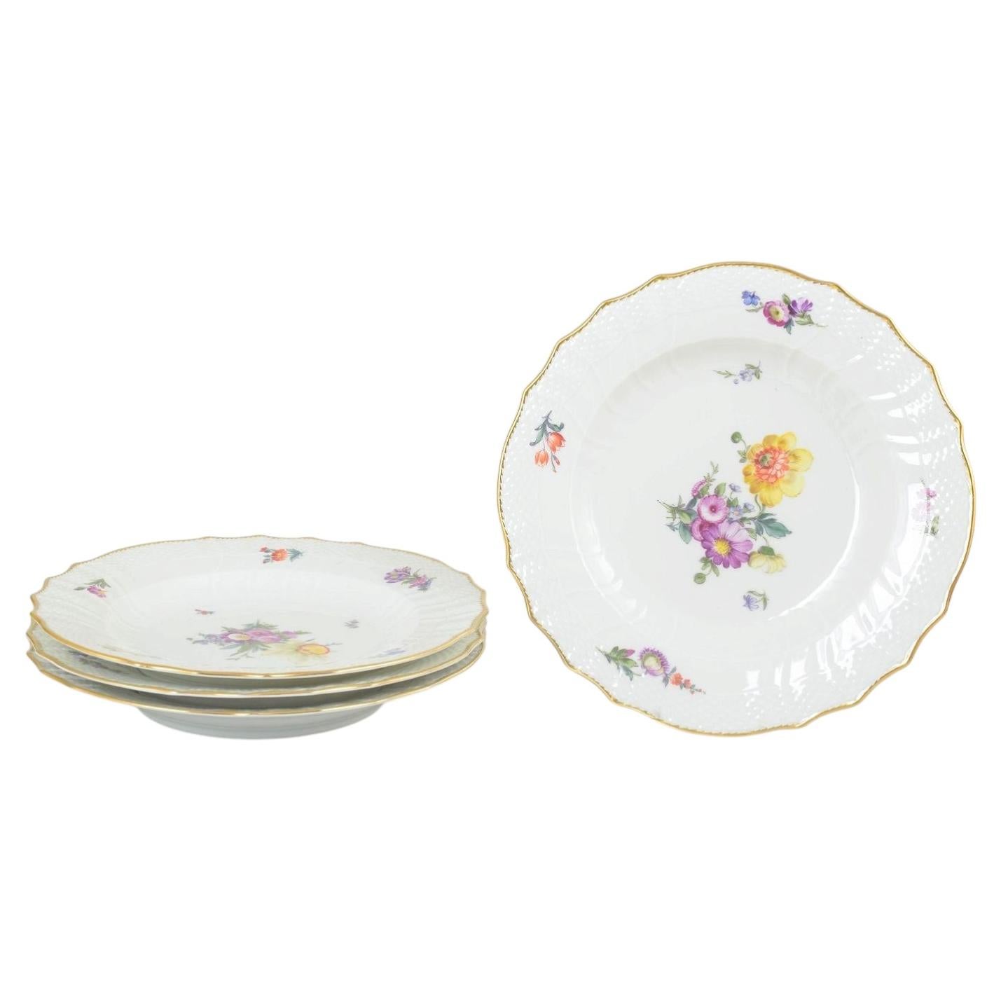 Royal Copenhagen Saxon flower. Set of four dinner plates in porcelain. 1960s