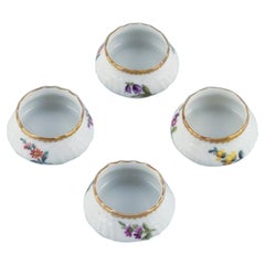 Royal Copenhagen, Flor de Sajonia, Juego de cuatro tarros de sal de porcelana