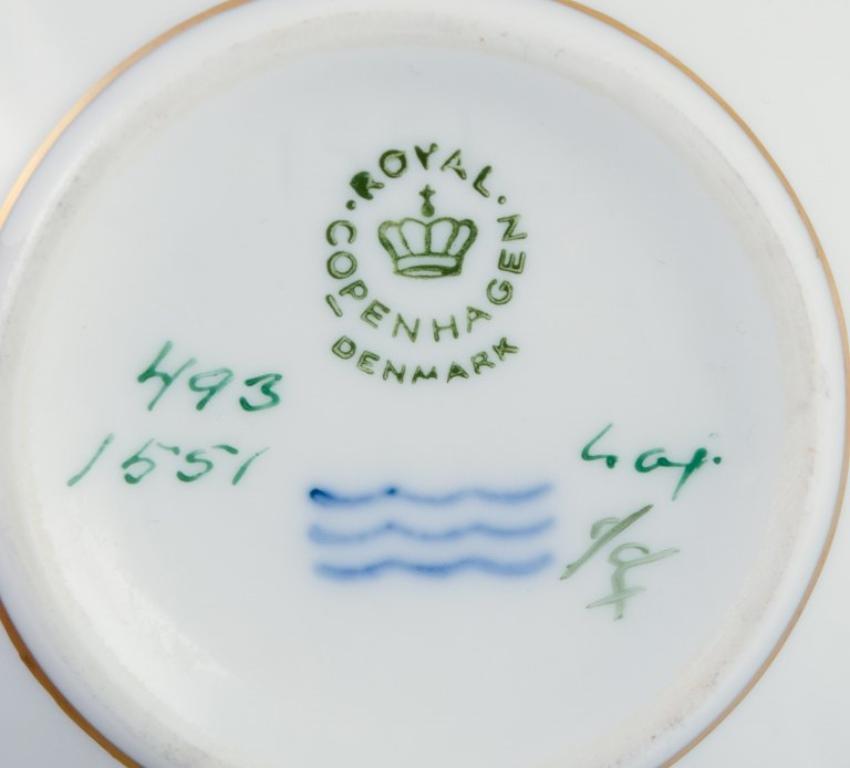 Porcelain Royal Copenhagen, Saxon Flower, set of four tea cups with saucers in porcelain. For Sale