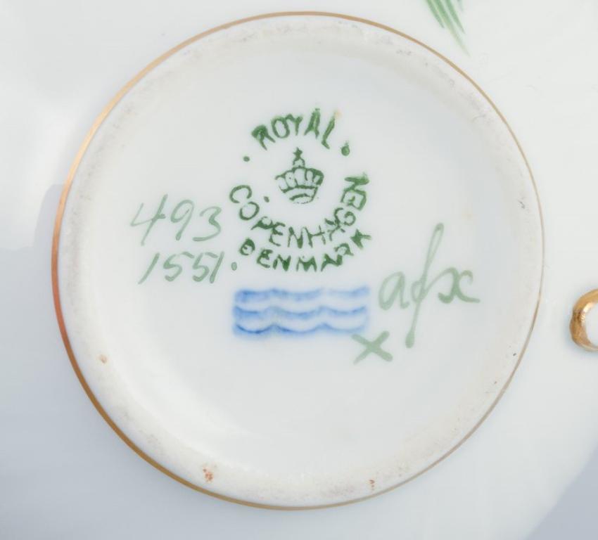 Royal Copenhagen, Saxon Flower, set of four tea cups with saucers in porcelain. For Sale 3