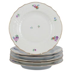 Flor Sajona de Royal Copenhagen. Seis platos llanos de porcelana con motivos florales