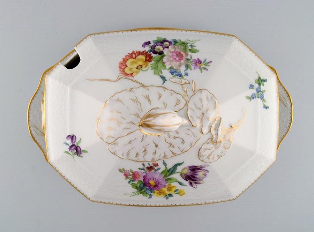 Hand-Painted Royal Copenhagen Saxon Flower Special Version, Large and Rare Lidded Tureen For Sale