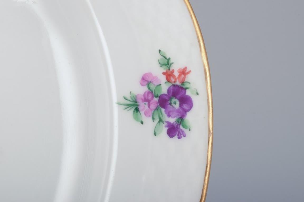Royal Copenhagen Flor de Sajonia, fuente ovalada muy grande para servir. Principios del siglo XX Glaseado en venta