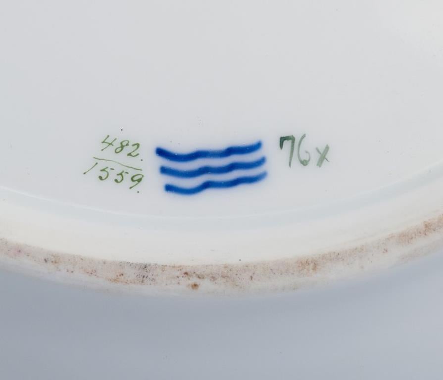Royal Copenhagen Flor de Sajonia, fuente ovalada muy grande para servir. Principios del siglo XX en venta 3