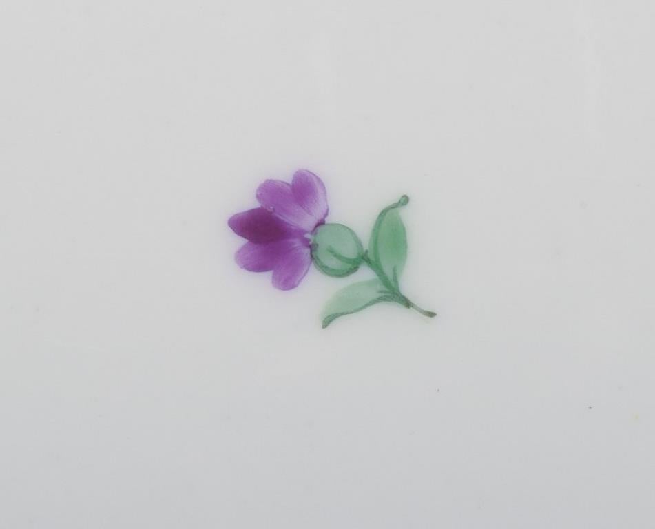 Royal Copenhagen Flor de Sajonia, fuente ovalada muy grande para servir. siglo XX en venta