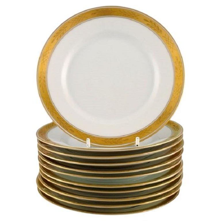 Royal Copenhagen Service No. 607. 11 Porcelain Cake Plates. 1940s For