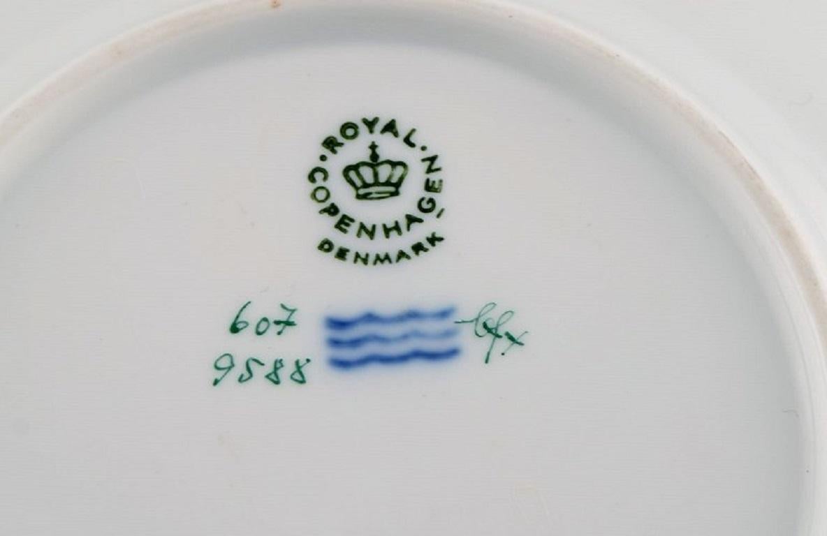 Mid-20th Century Royal Copenhagen Service No, 607. 15 Cake Plates in Porcelain For Sale