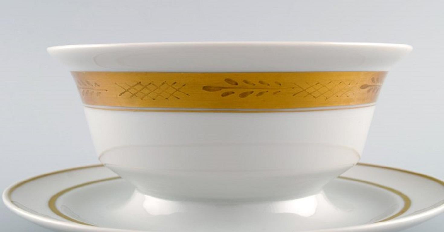 Royal Copenhagen Service No. 607. Porcelain Sauce Bowl For Sale 1