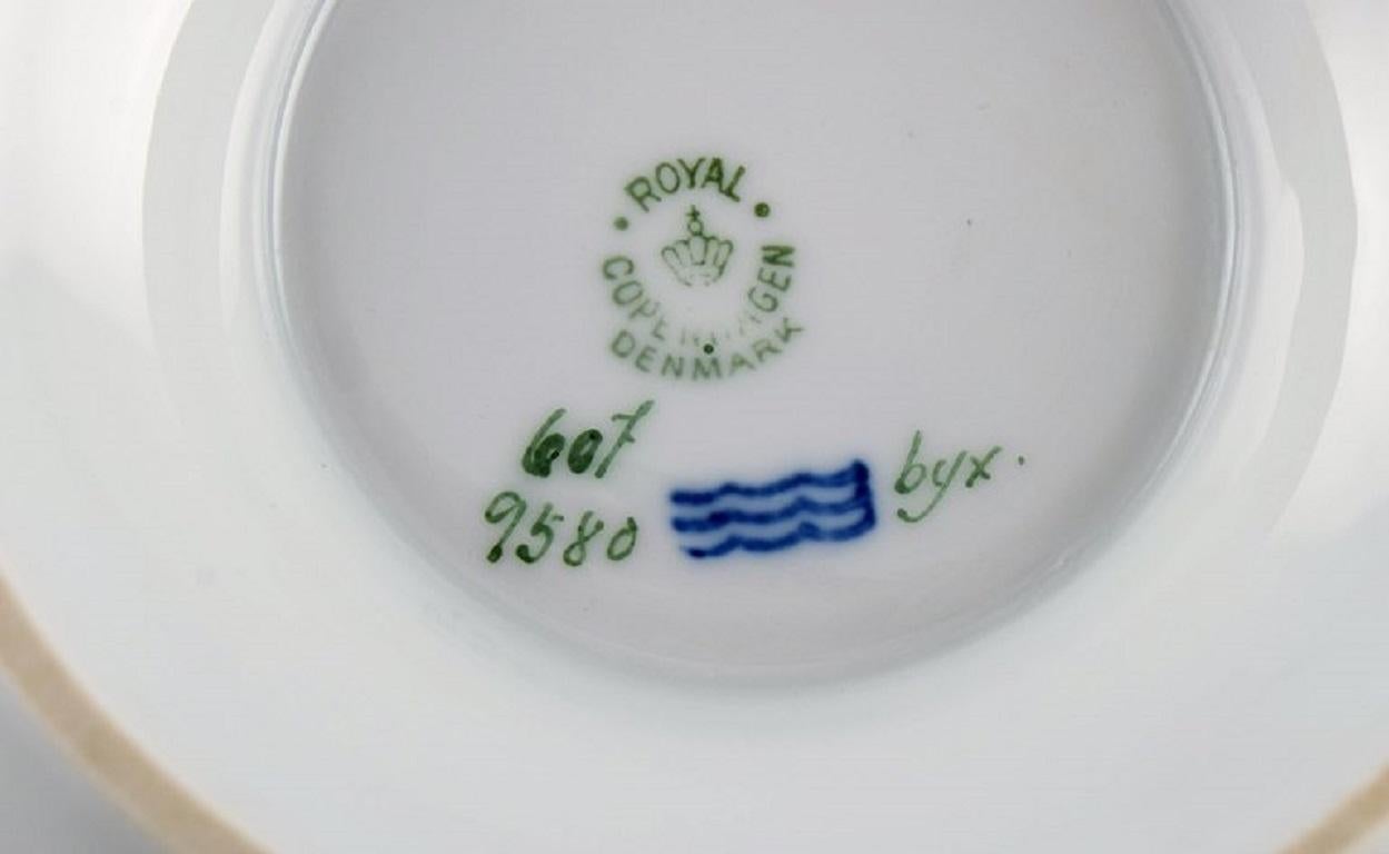 Royal Copenhagen Service No. 607. Porcelain Sauce Bowl For Sale 2