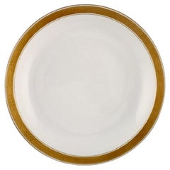 Royal Copenhagen Service n° 607. Plat de service rond en porcelaine