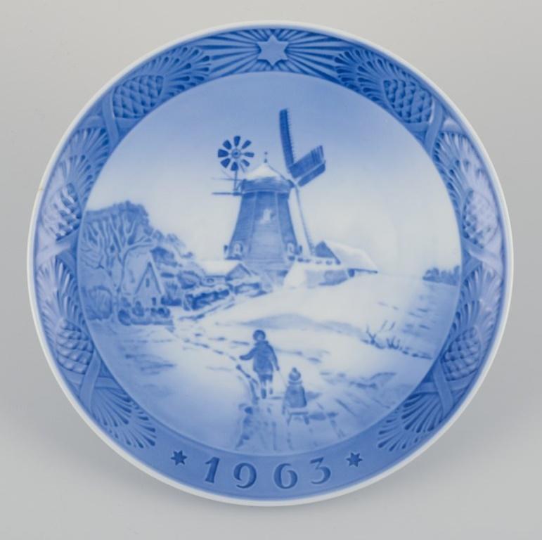 Danish Royal Copenhagen, set of seven Christmas plates in porcelain, 1960s For Sale