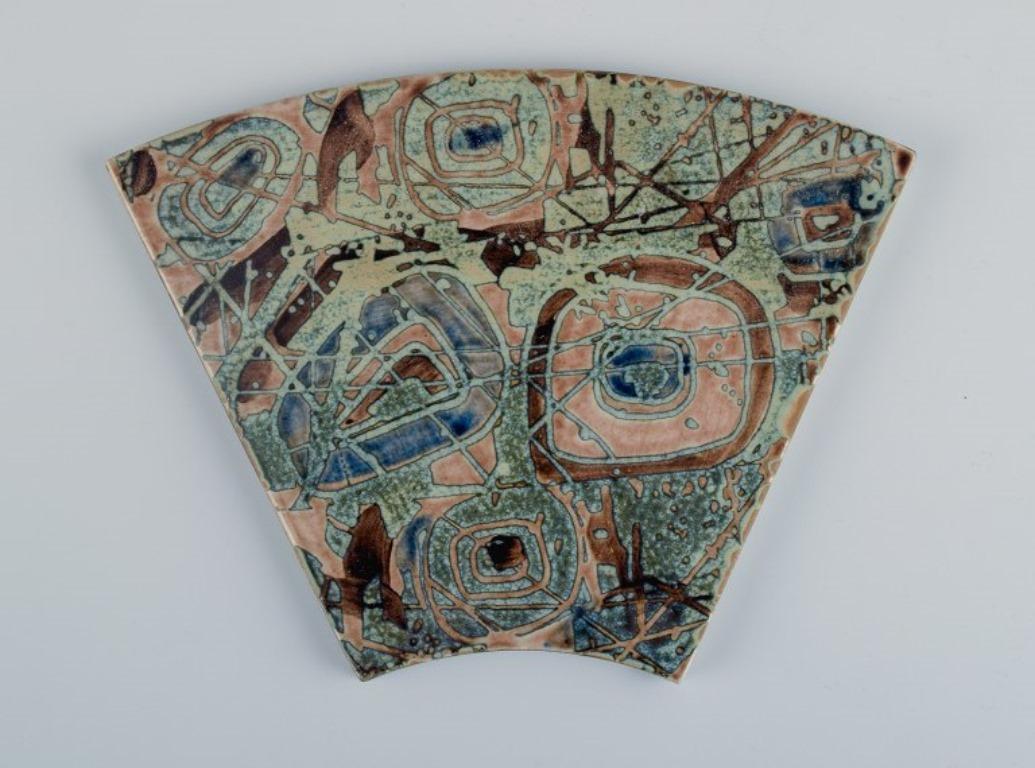 Royal Copenhagen, six carreaux de faïence de Baca à glaçure à motifs. Modèle 869/3811. en vente 1