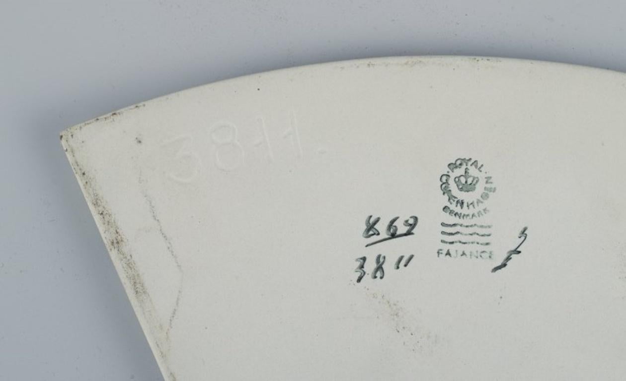 Royal Copenhagen, six carreaux de faïence de Baca à glaçure à motifs. Modèle 869/3811. en vente 2