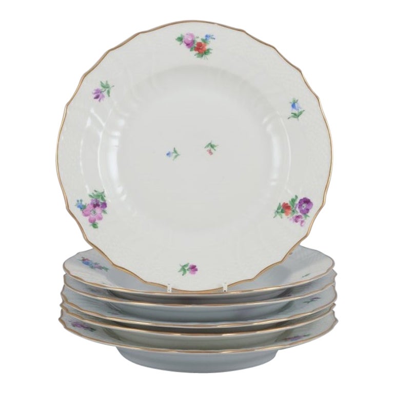 Royal Copenhagen. Six assiettes de table Saxon Flower en porcelaine. en vente