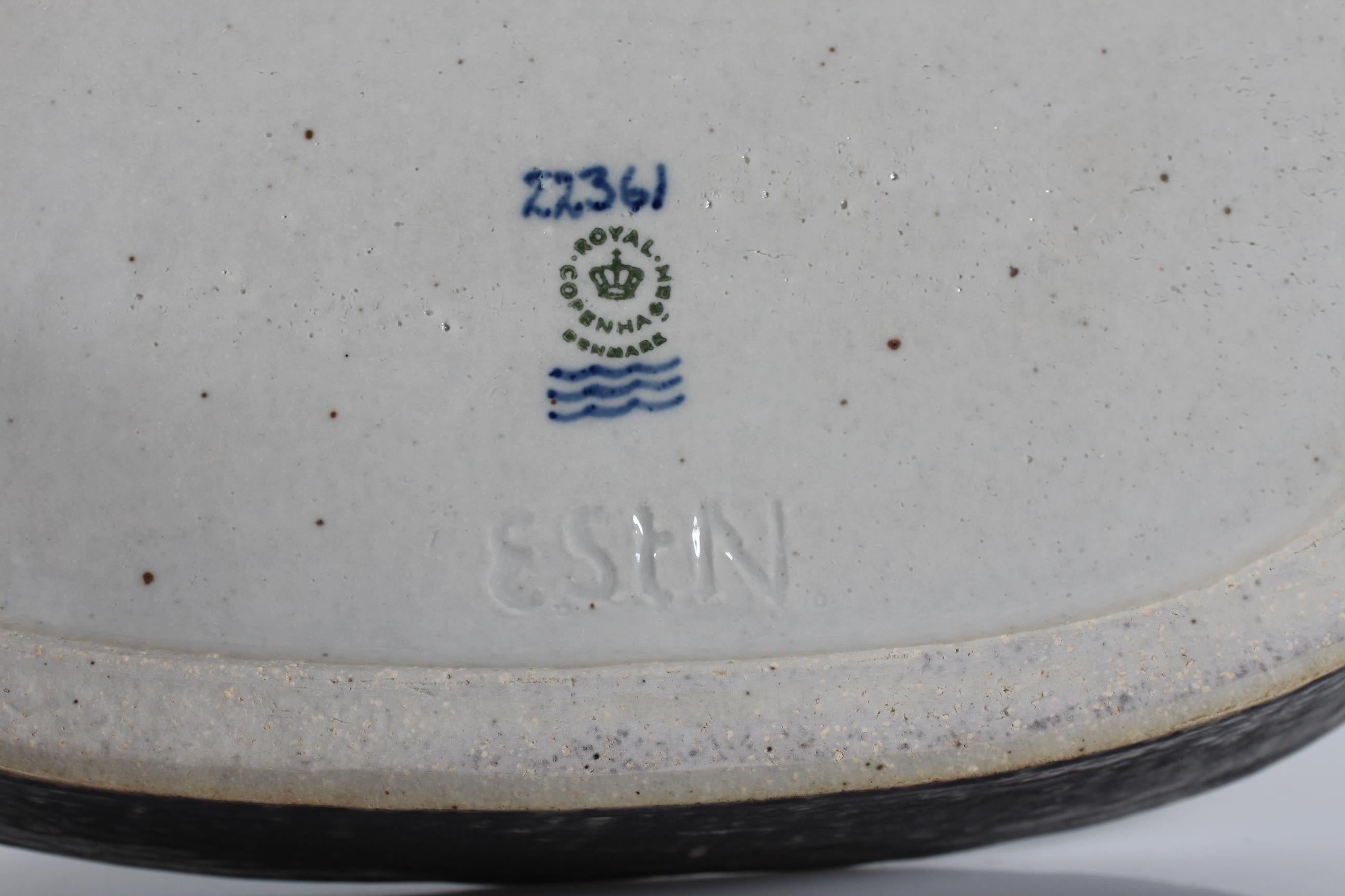 Glazed Royal Copenhagen Stoneware Dish by Eva Stæhr-Nielsen No. 22361, circa 1969 For Sale