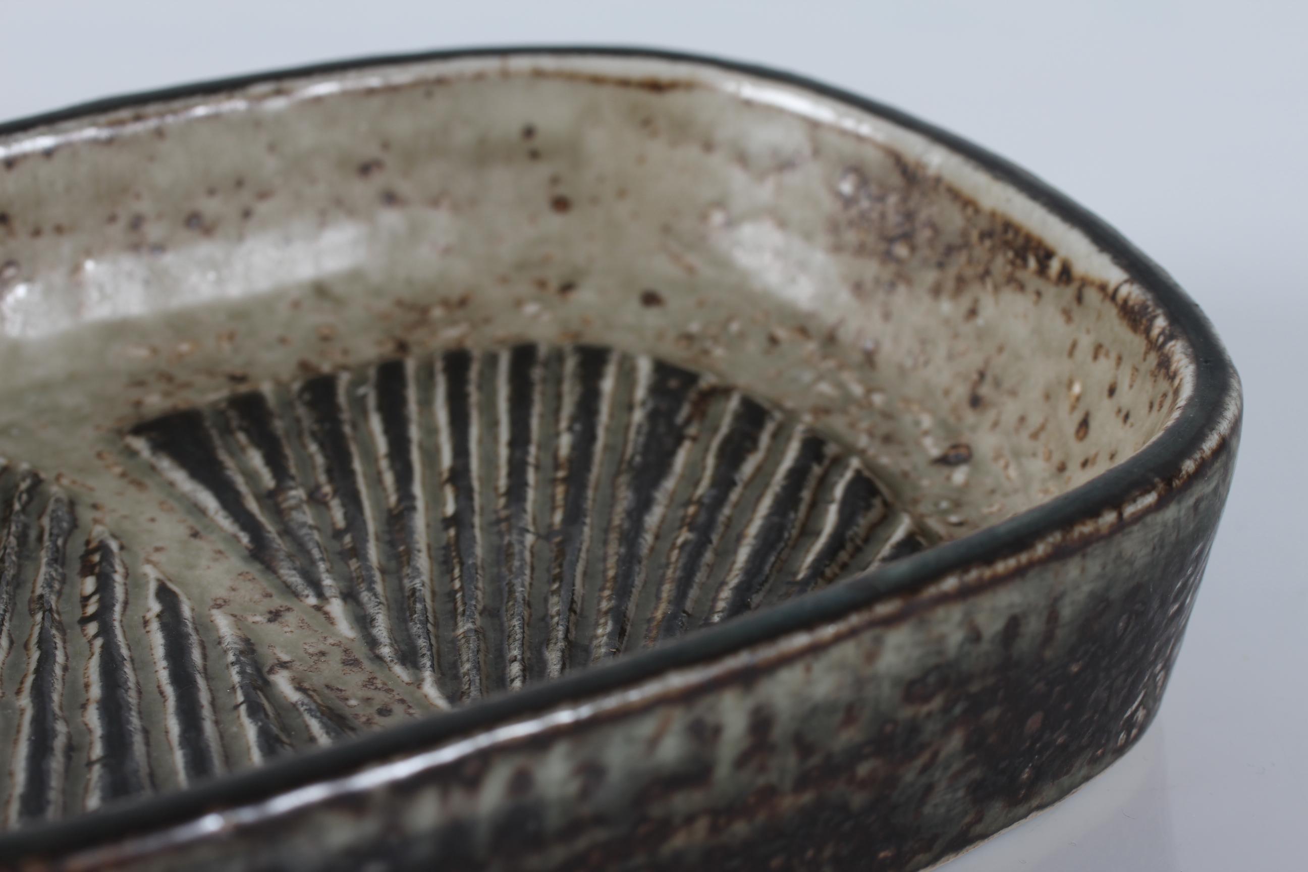Mid-20th Century Royal Copenhagen Stoneware Dish by Eva Stæhr-Nielsen No. 22361, circa 1969