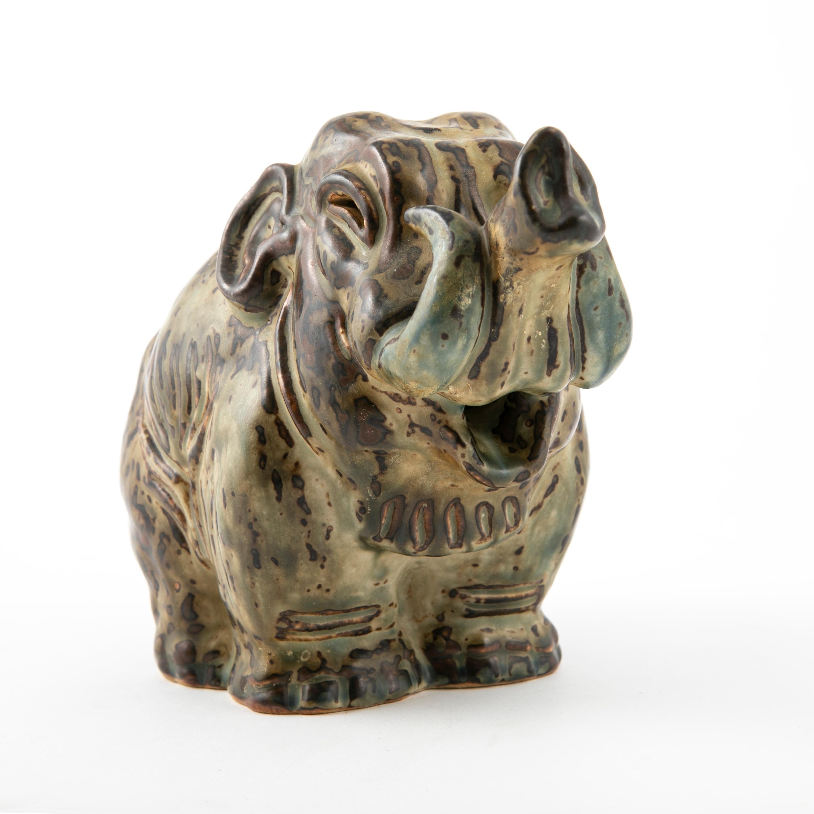 Royal Copenhagen Stoneware Elephant Figurine by Knud Kyhn In Good Condition For Sale In Kastrup, DK