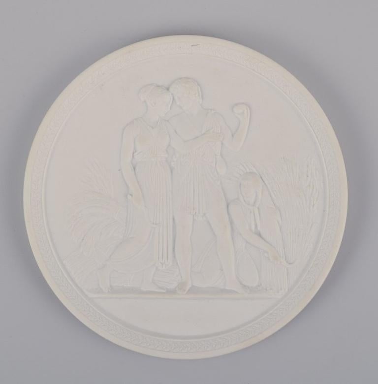 Königliches Kopenhagen. Drei Biskuitteller mit Motiven von Bertil Thorvaldesen. im Zustand „Hervorragend“ im Angebot in København, Copenhagen