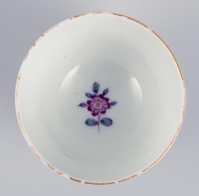 Danois Royal Copenhagen. « Tasse basse turque » en porcelaine peinte à la main. A.I.C., fin du XVIIIe siècle. en vente
