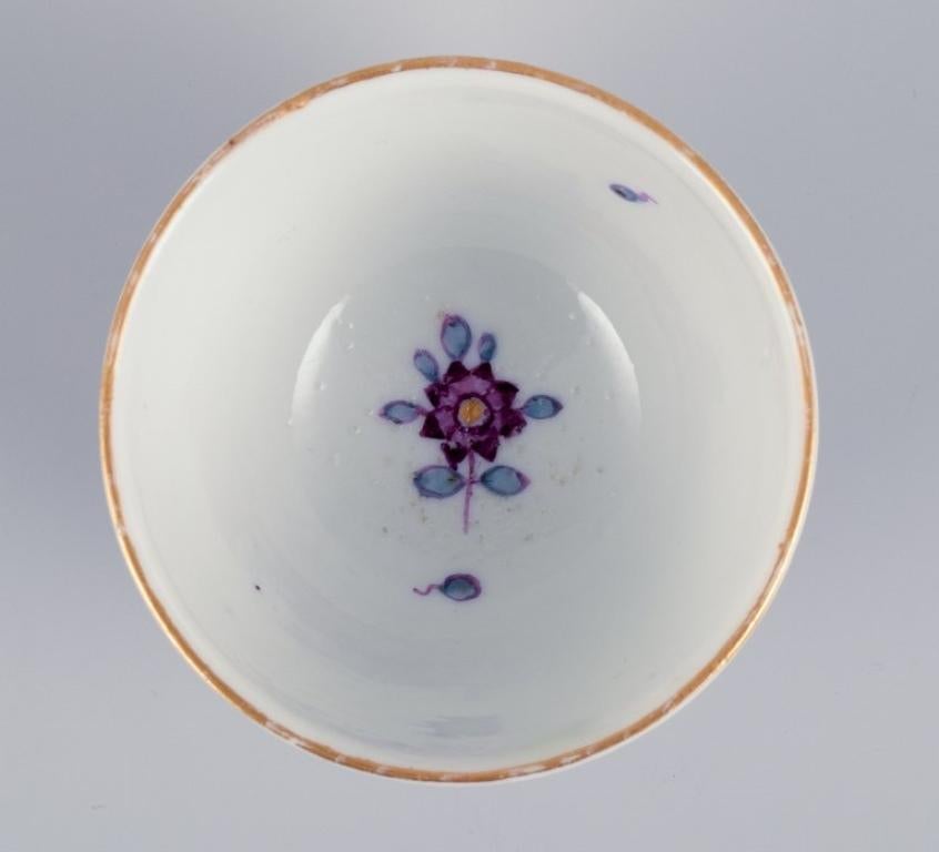 Danois Royal Copenhagen. « Tasse basse turque » en porcelaine peinte à la main. Qualité des musées en vente