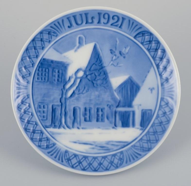Royal Copenhagen, two Christmas plates in porcelain.
Years: 1921 and 1924.
Marked.
In perfect condition.
First factory quality.
Dimensions: Diameter 18.5 cm.

