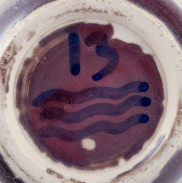 Royal Copenhagen. Vaso in ceramica unico nel suo genere.  Smalto Test nei toni del viola. in vendita 1