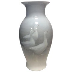 Royal Copenhagen Unique vase by Gotfred Rode from 8th of October 1923 with Geese