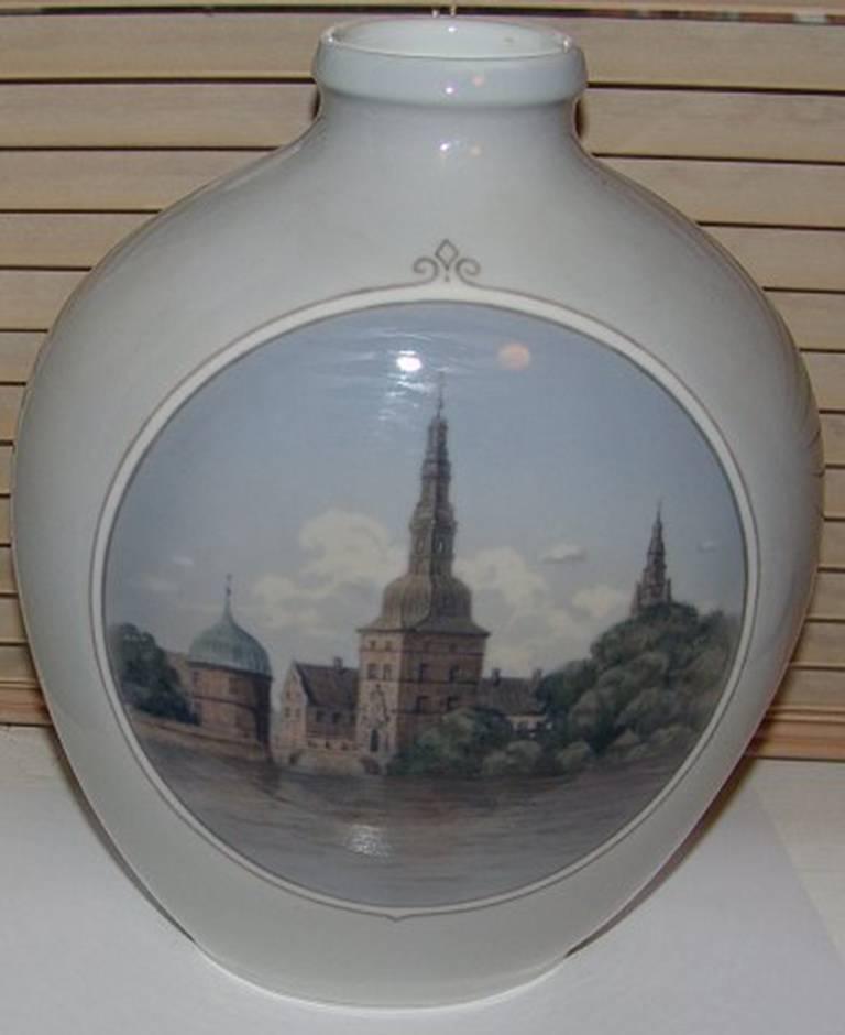 Royal Copenhagen unique vase by Theodor Kjølner from 1932. Measures 27 cm and is in good condition.