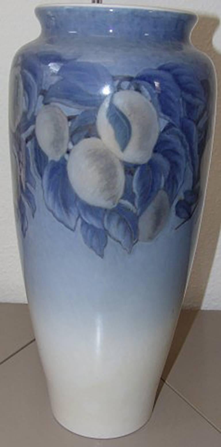 Royal Copenhagen unique vase with Citrusfruits by Catharina Zernichow from 6th December 1923. Measures: 46 cm and is in perfect shape. Signed on the side and the bottom.
