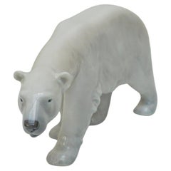 Figurine d'ours polaire en marche Royal Copenhagen